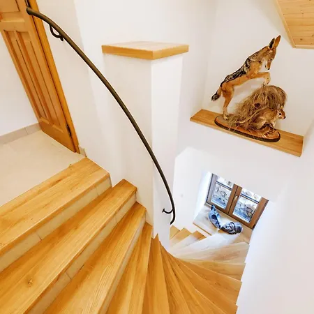 Вилла In Varva Ov With Garden And Barbecue