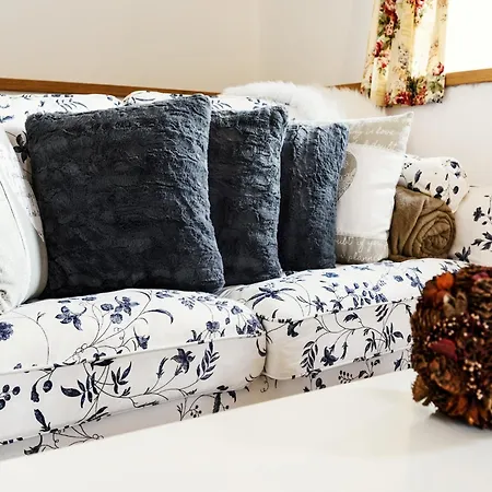 Вилла In Varva Ov With Garden And Barbecue Varvazov