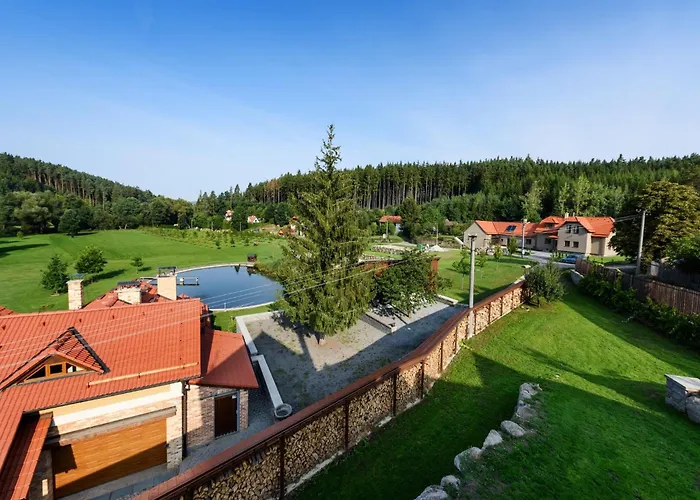 In Varva Ov With Garden And Barbecue *