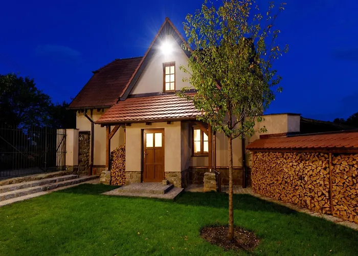 In Varva Ov With Garden And Barbecue *