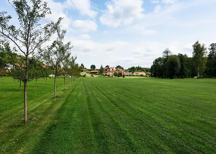 In Varva Ov With Garden And Barbecue ヴィラ Varvažov