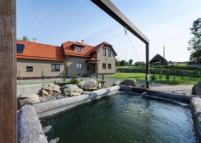 ヴィラ In Varva Ov With Garden And Barbecue *
